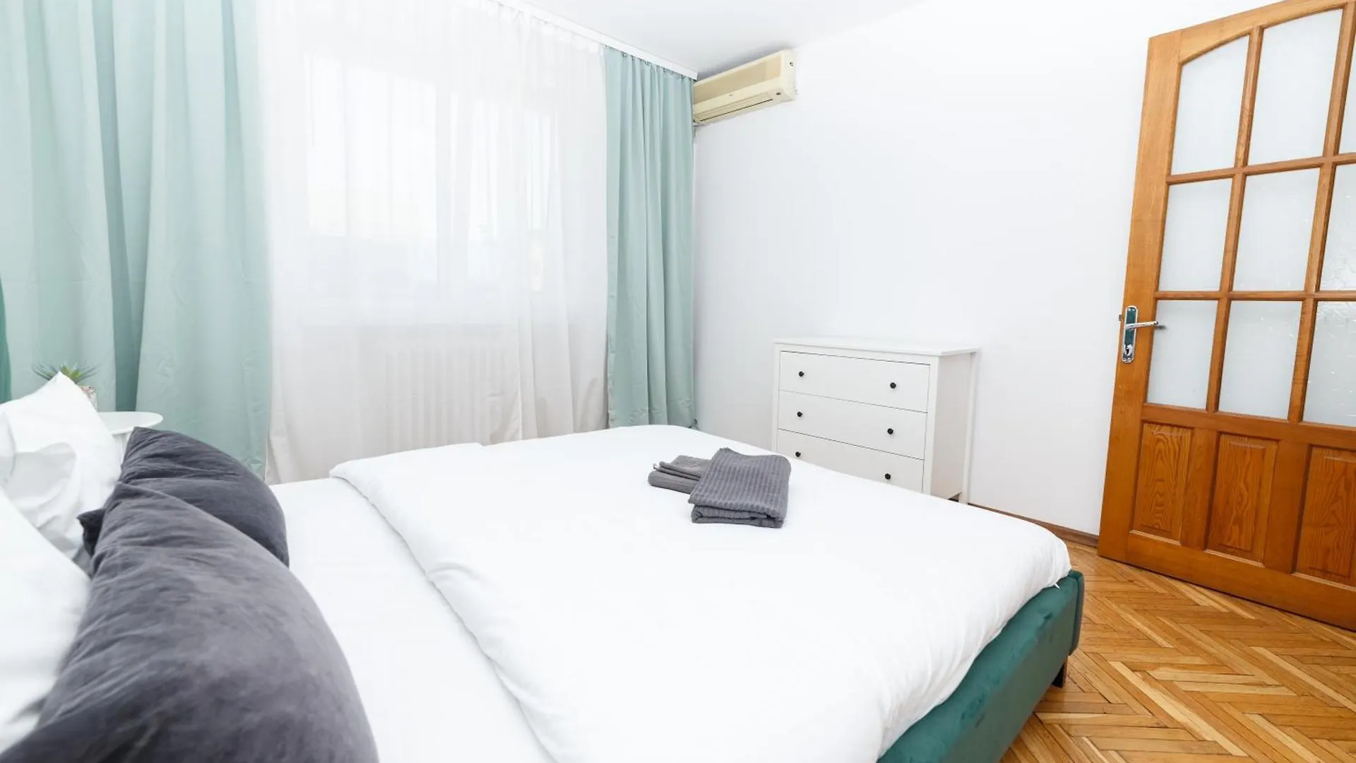 Calea Victoriei View Apartment Bucharest